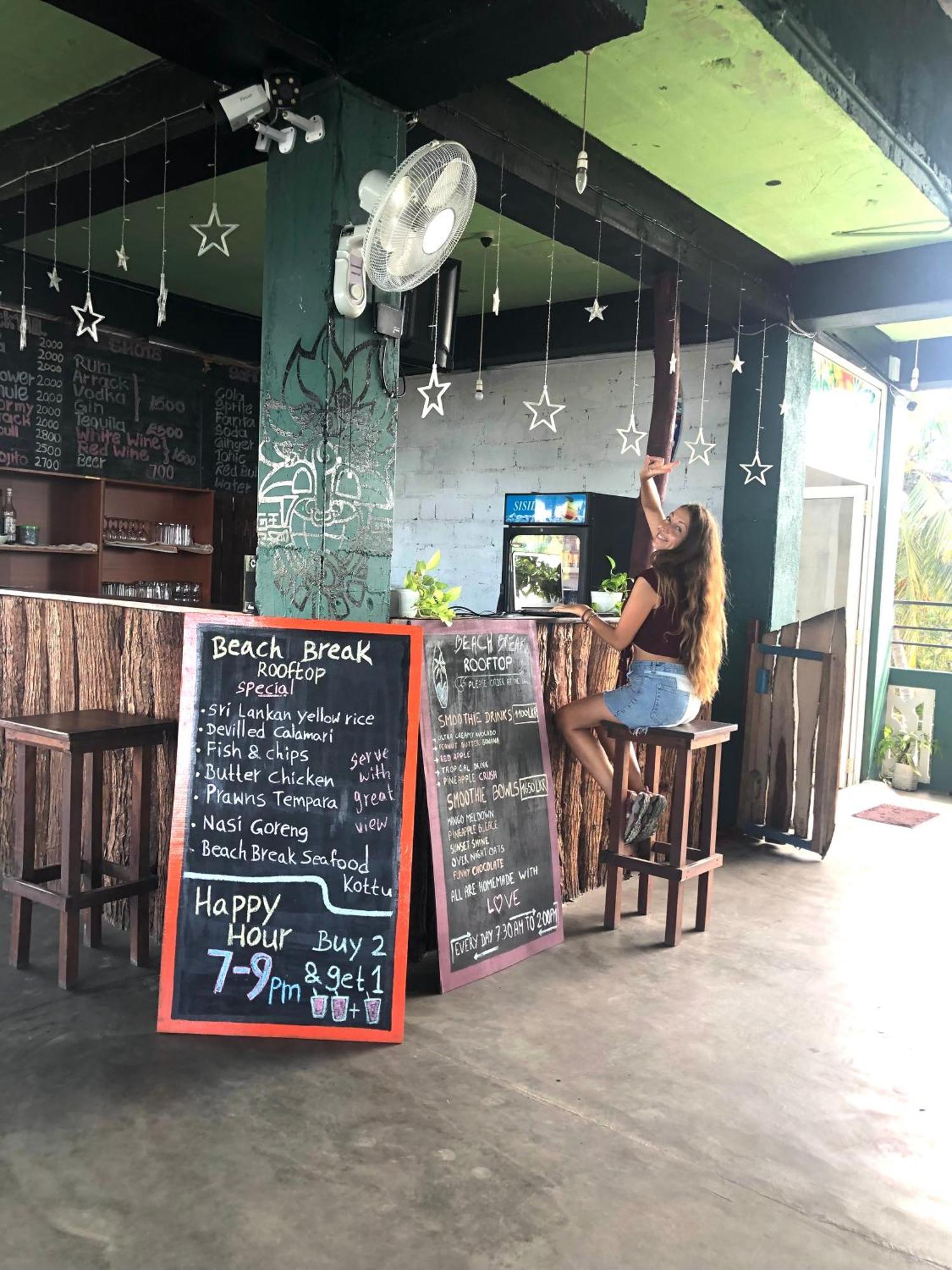 Beach Break Surf Hostel Weligama Dış mekan fotoğraf