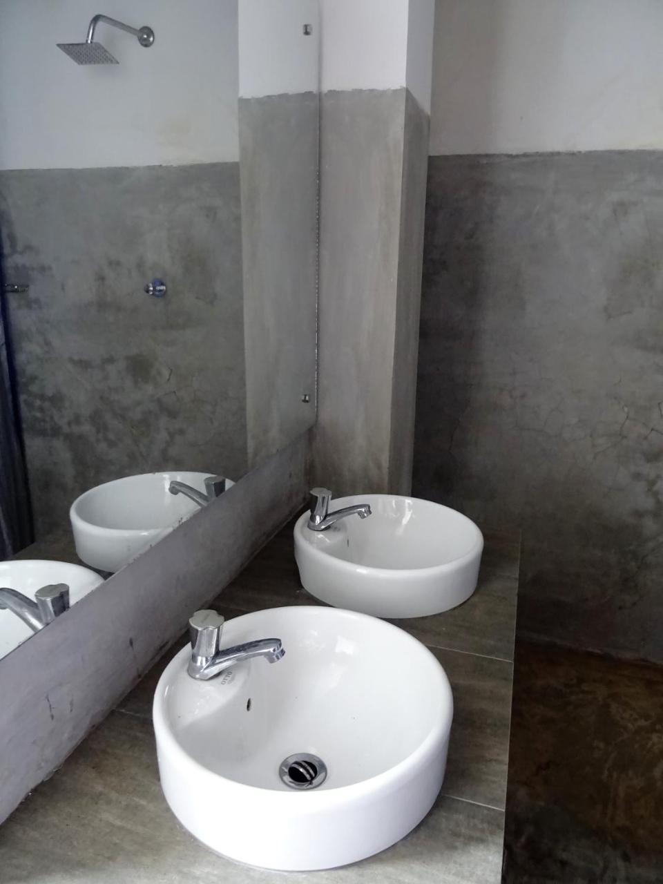 Beach Break Surf Hostel Weligama Dış mekan fotoğraf